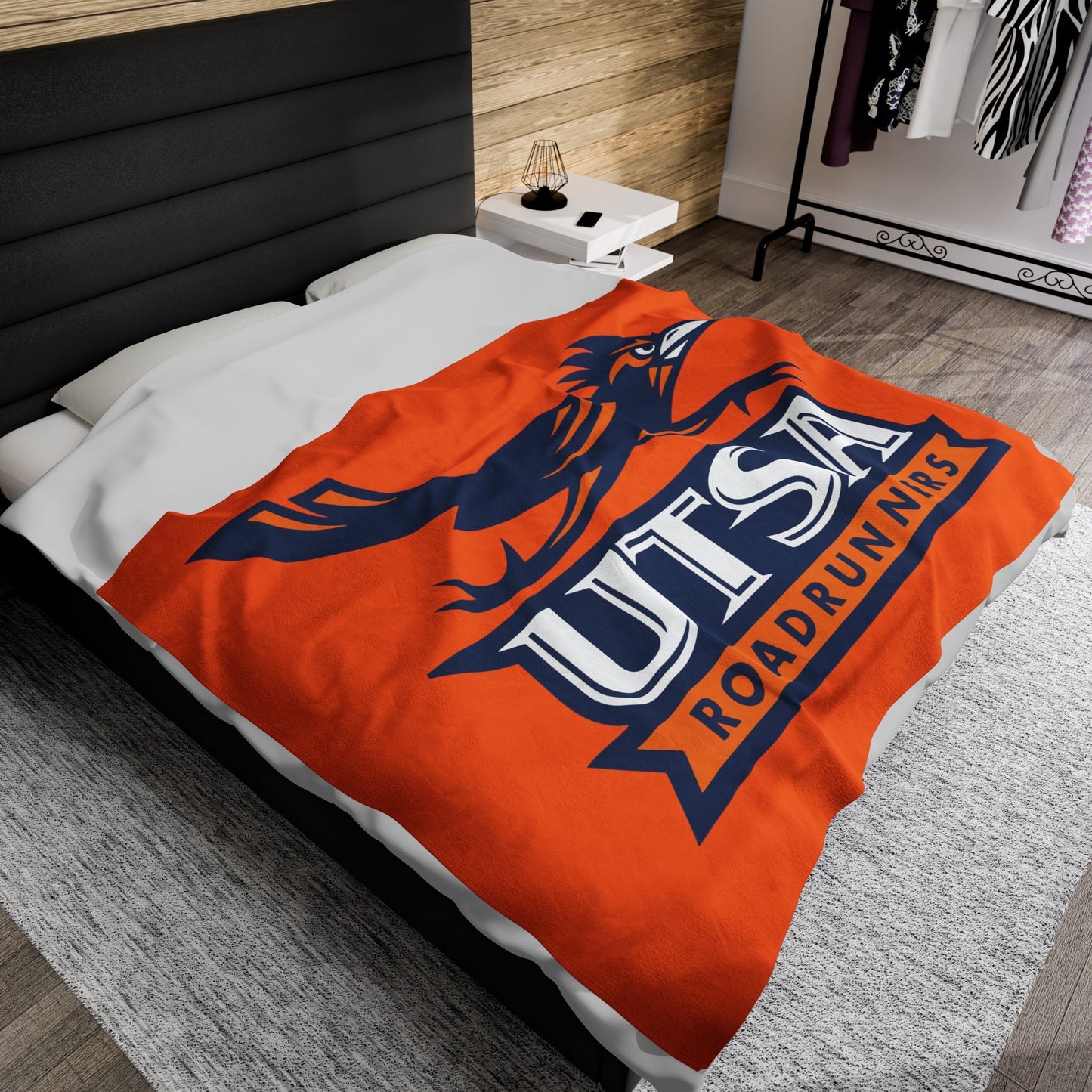 UTSA Roadrunner Logo Print Velveteen Plush Blanket, Cozy and Comfortable, Perfect Gift for Alumni and Fans