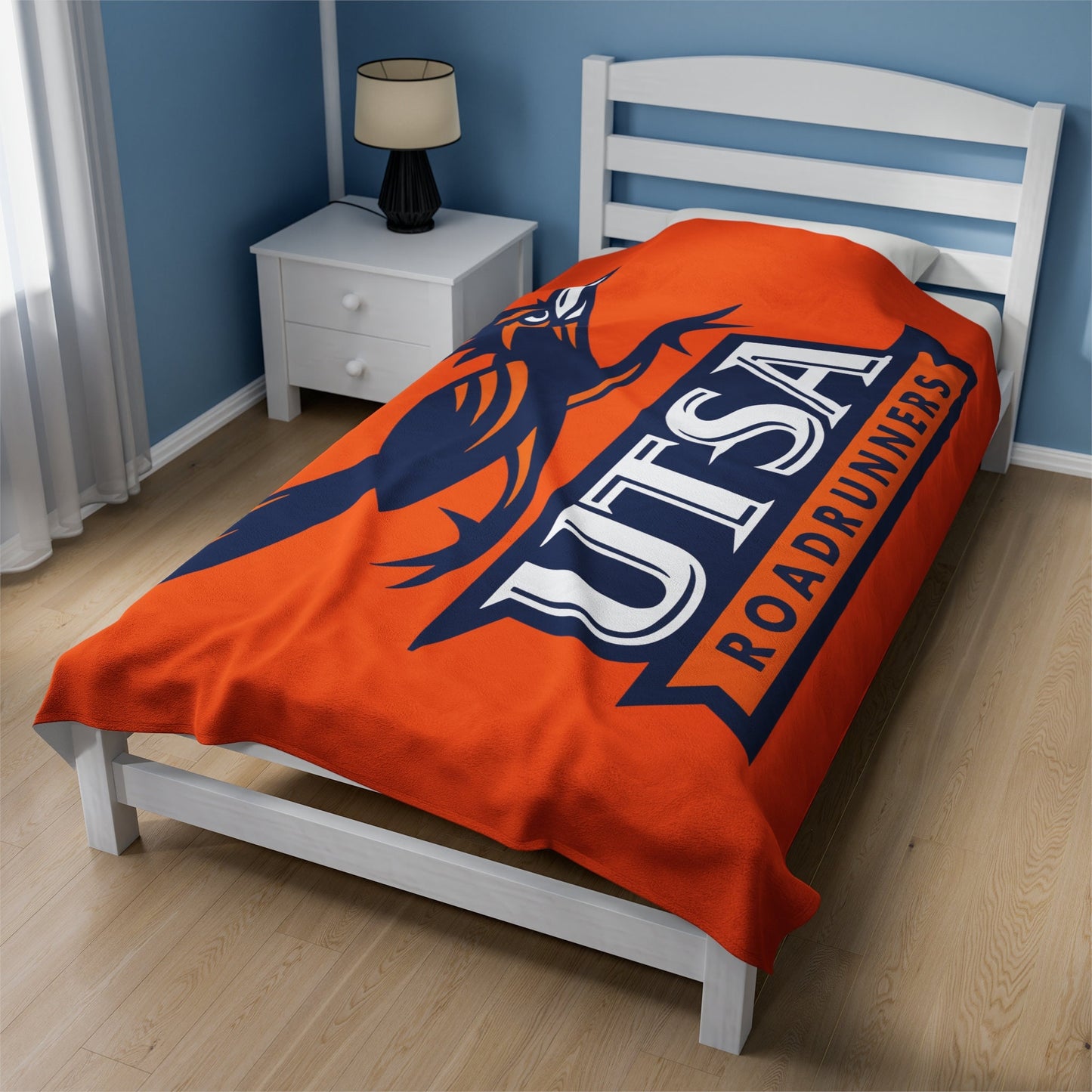 UTSA Roadrunner Logo Print Velveteen Plush Blanket, Cozy and Comfortable, Perfect Gift for Alumni and Fans